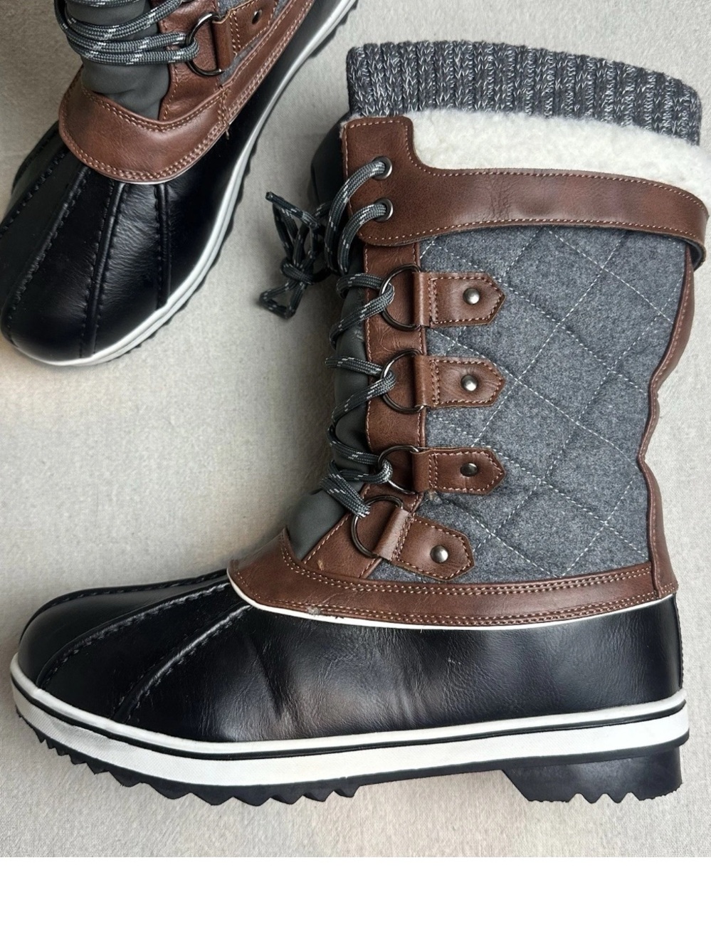 Dream Pairs Monte 02 Winter Boots Lace Up Faux Fur Lined Gray Quilted